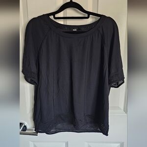 Lululemon Tshirt